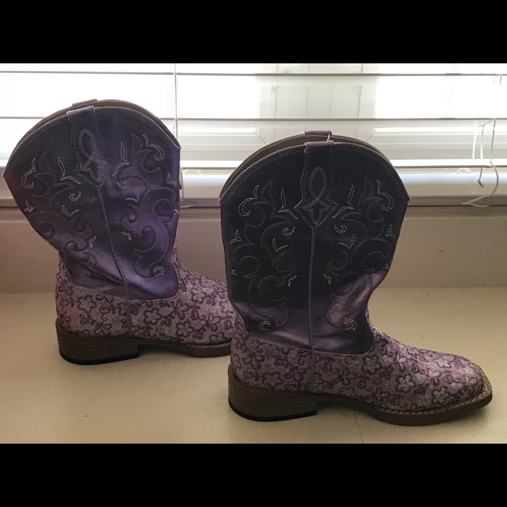 Girls boots